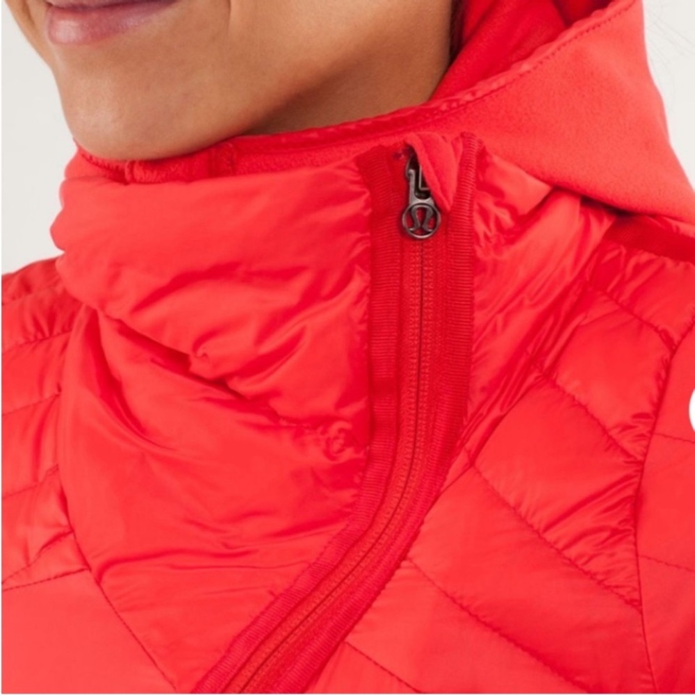 RELISTED.  NWT Lululemon RUN: What The Fluff Jacket Love Red 8 - Picture 5 of 15